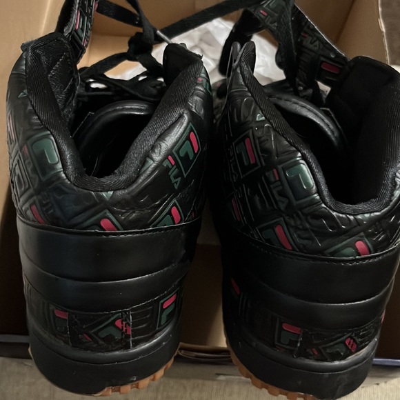 FILA - Picture 3 of 11